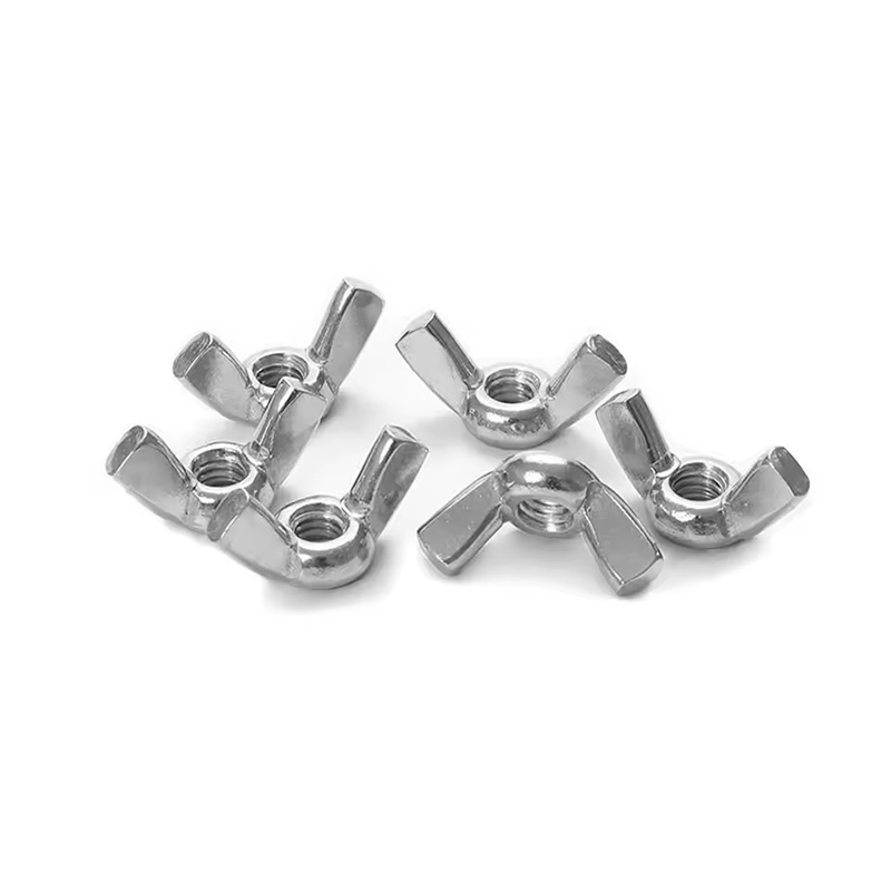 Dadi ad alette per orecchie arrotondate