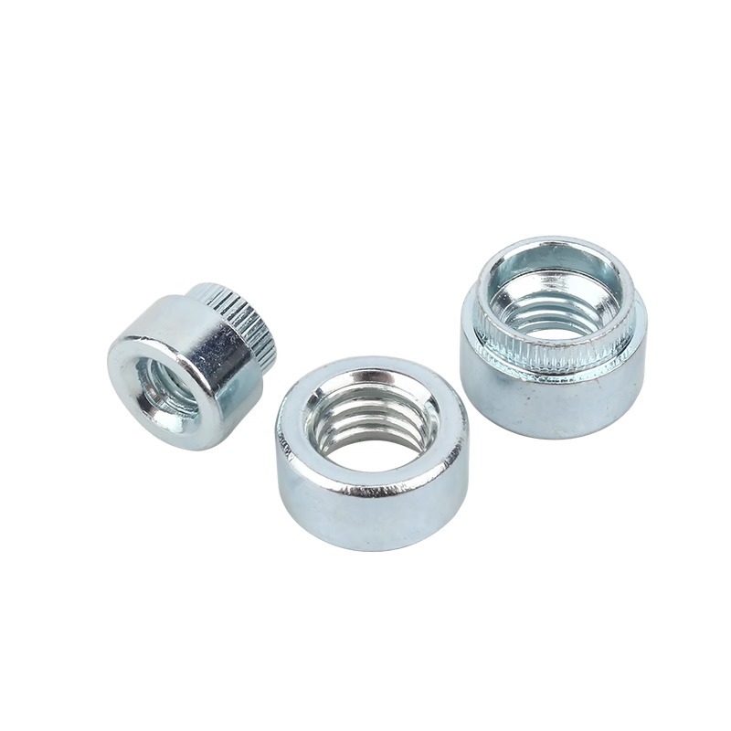 Dado di auto -clinch rotondo di dimensioni standard